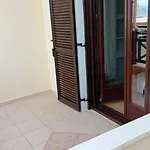 Apartamento Elia Nea Roda