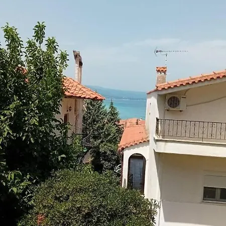Elia Apartment *