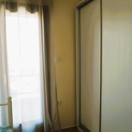 Elia Apartment Nea Roda