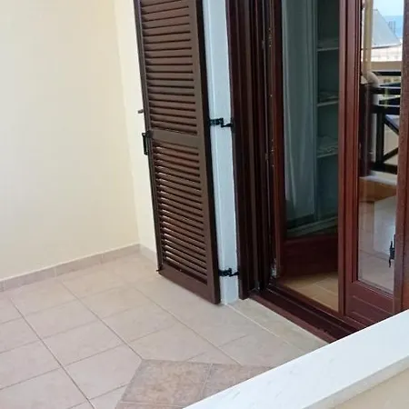 Apartamento Elia Nea Roda